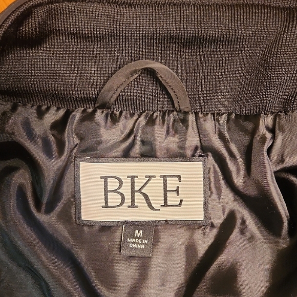 BKE Women's Black Quilted Puffer Jacket - Picture 8 of 14